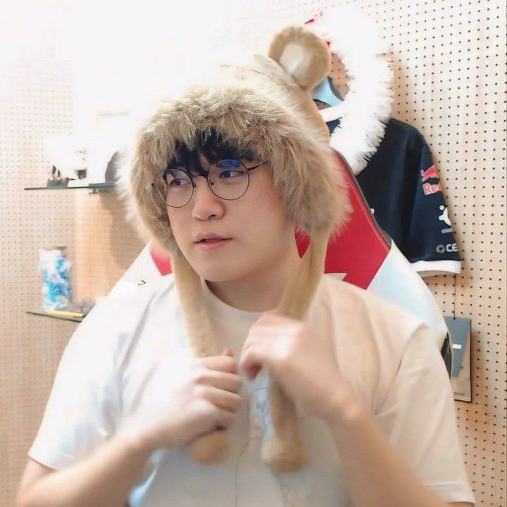 Gumayusi的最新照片