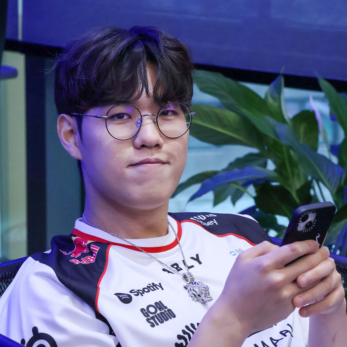 Behind-the-scenes cut of Oner