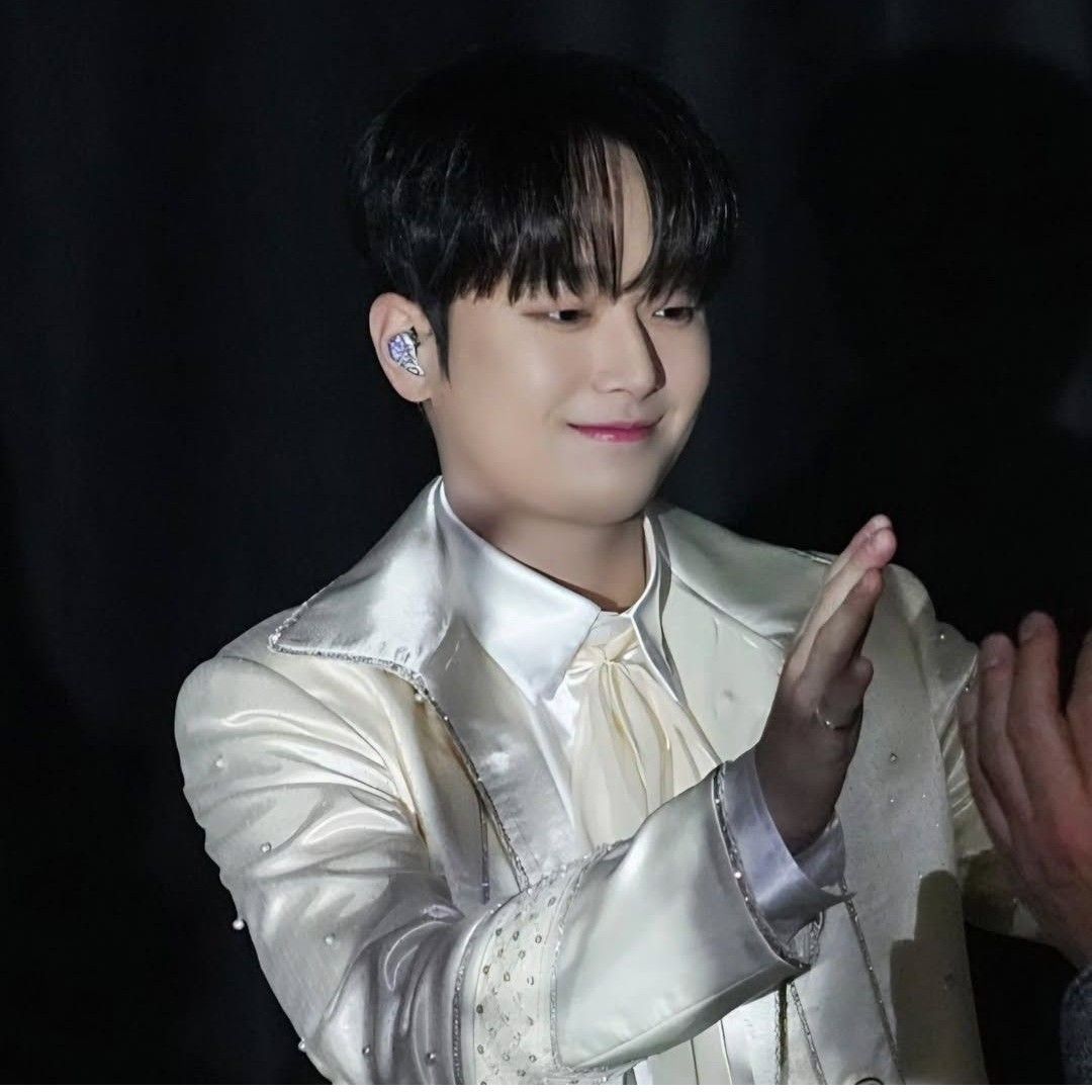 Momen yang diabadikan oleh penggemar Lee Chanwon