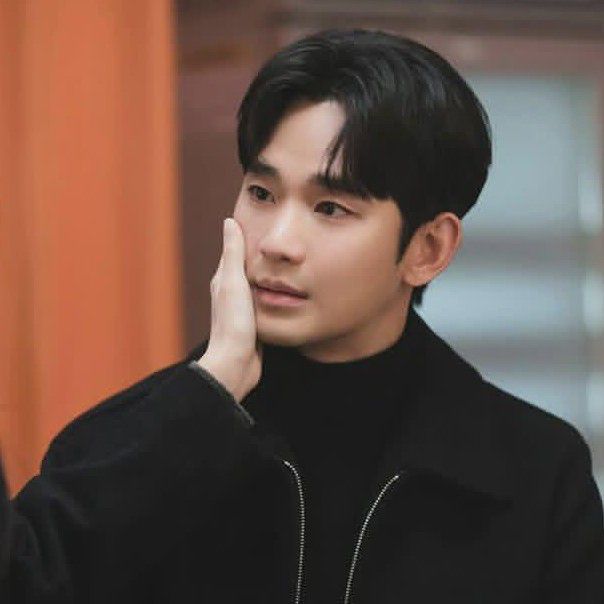 Foto terbaru dari Kim Soohyun
