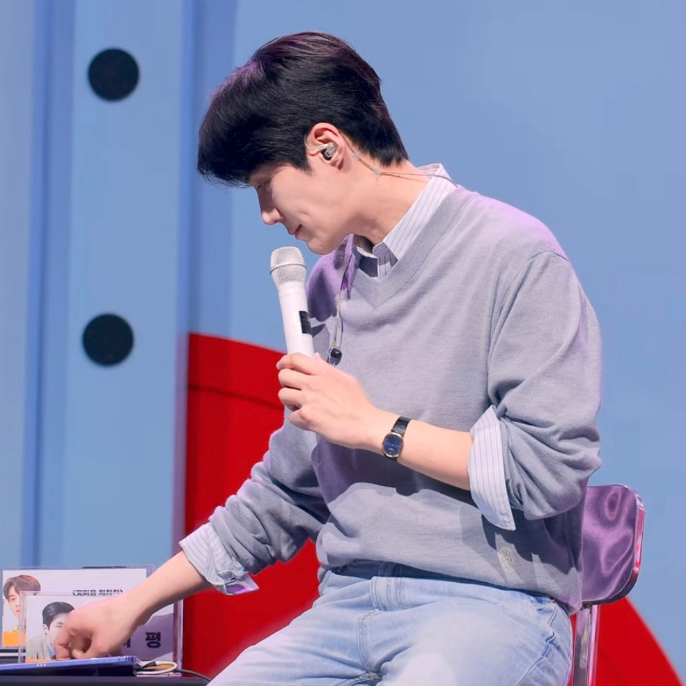 Foto kegiatan terbaru dari Kim Seonho