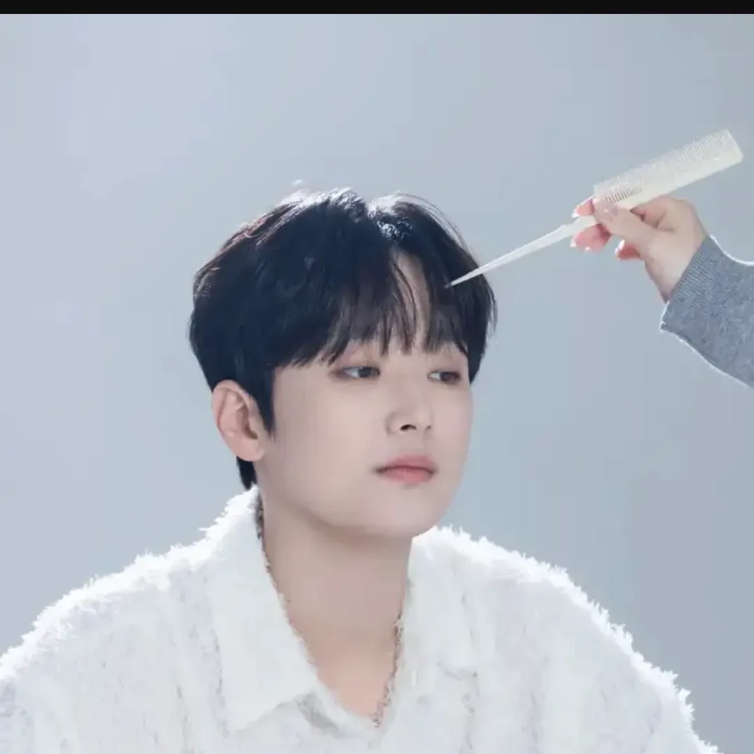 李灿元的最新照片