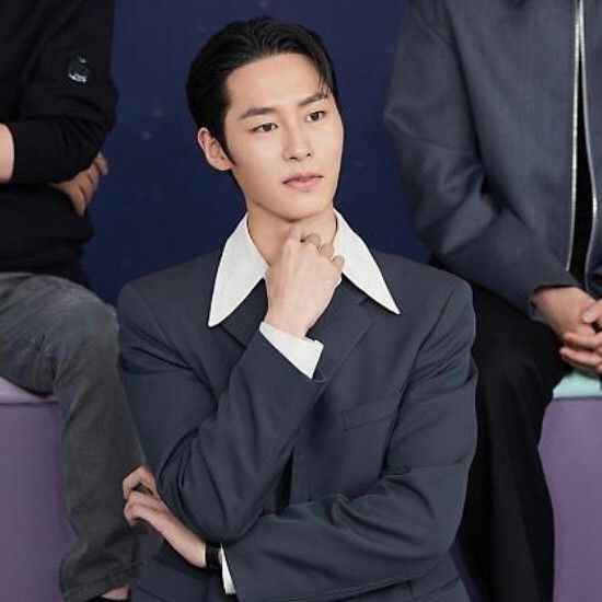 Recent activity shot of Lee Jaewook