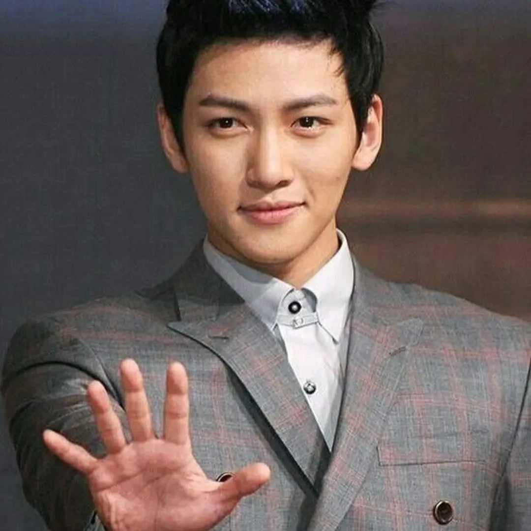A moment captured by a fan of Ji Changwook