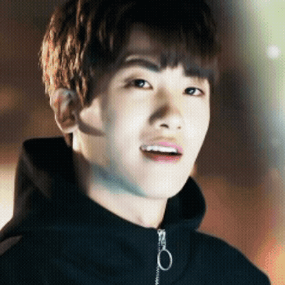 A moment captured by a fan of Park Hyungsik