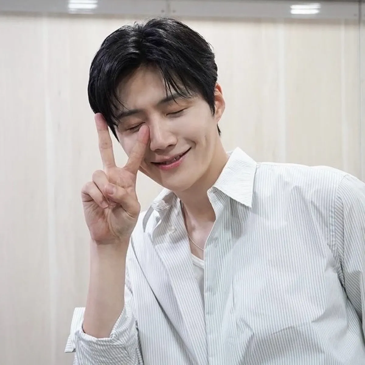 Behind-the-scenes cut of Kim Seonho