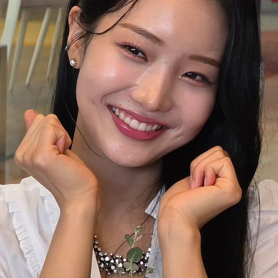 Behind-the-scenes cut of Kim Soyeon (2004)