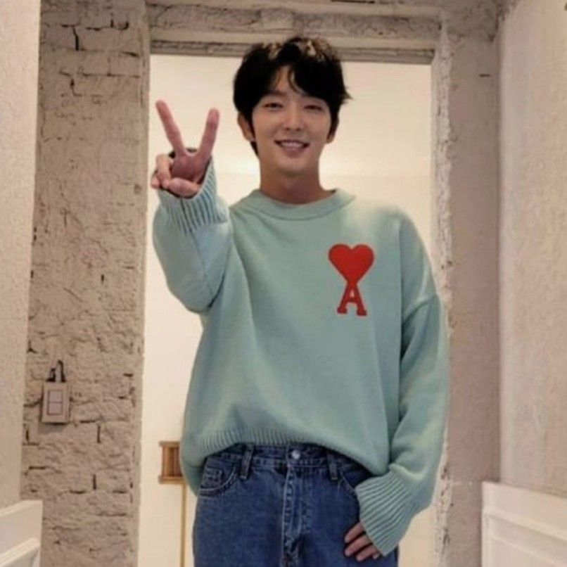 A moment captured by a fan of Lee Joongi