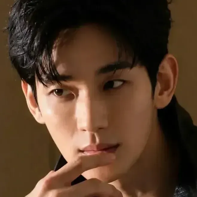 Behind-the-scenes cut of Kim Soohyun