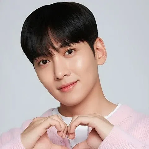 A moment captured by a fan of Ji Changwook