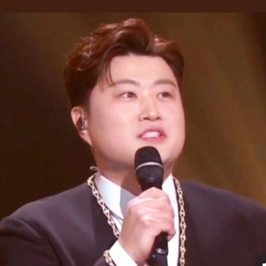 粉絲拍下的金浩中瞬間