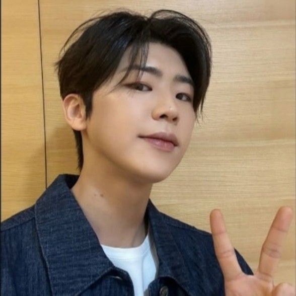 Behind-the-scenes cut of Park Jihyeon