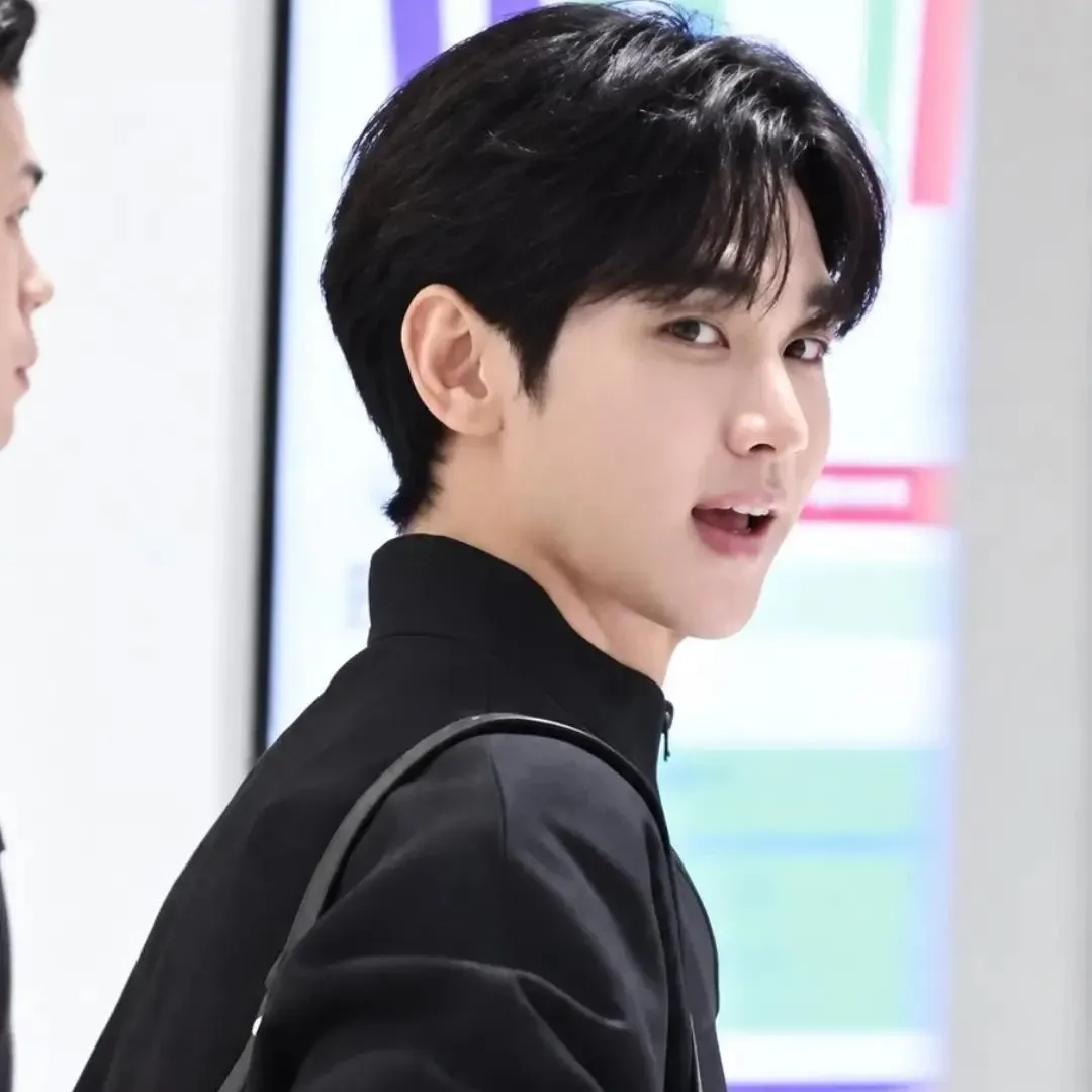 Behind-the-scenes cut of Kim Soohyun