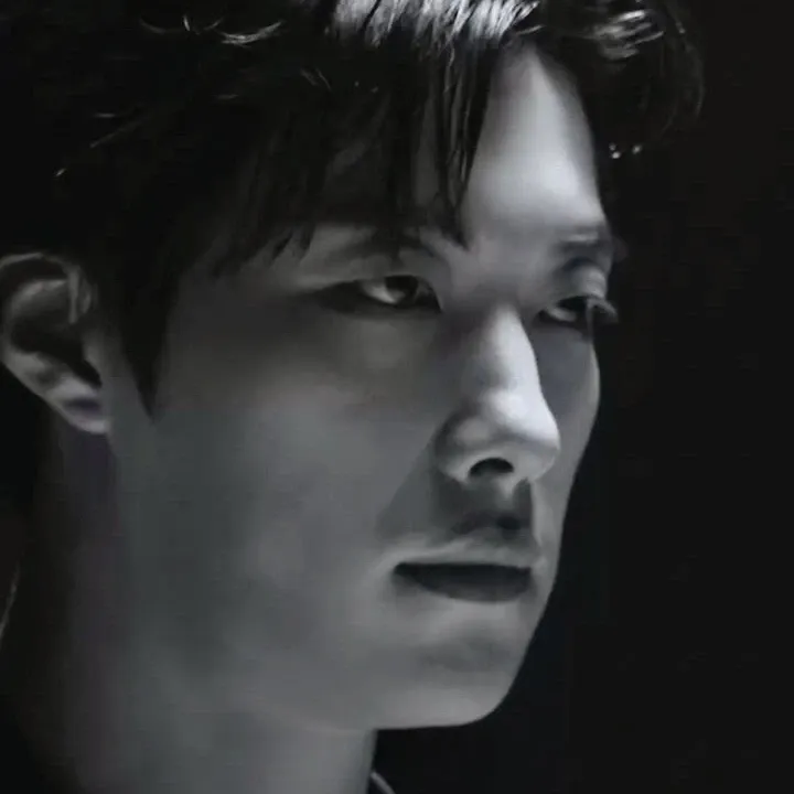 A moment captured by a fan of Woo Dohwan