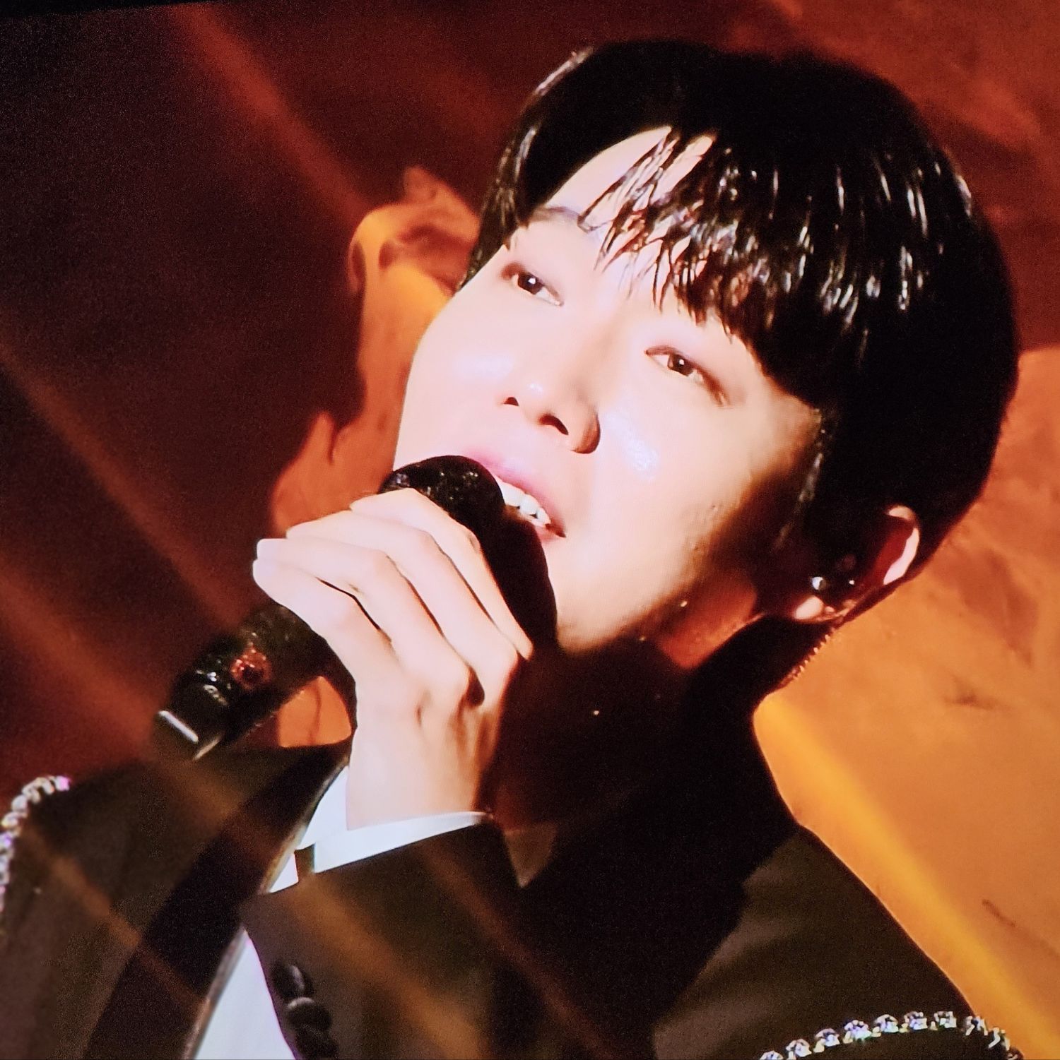 A moment captured by a fan of Son Taejin