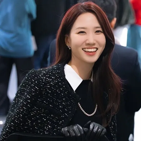 Behind-the-scenes cut of Park Eunbin