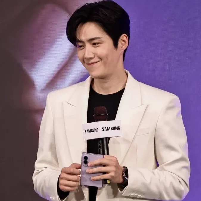 Behind-the-scenes cut of Kim Seonho