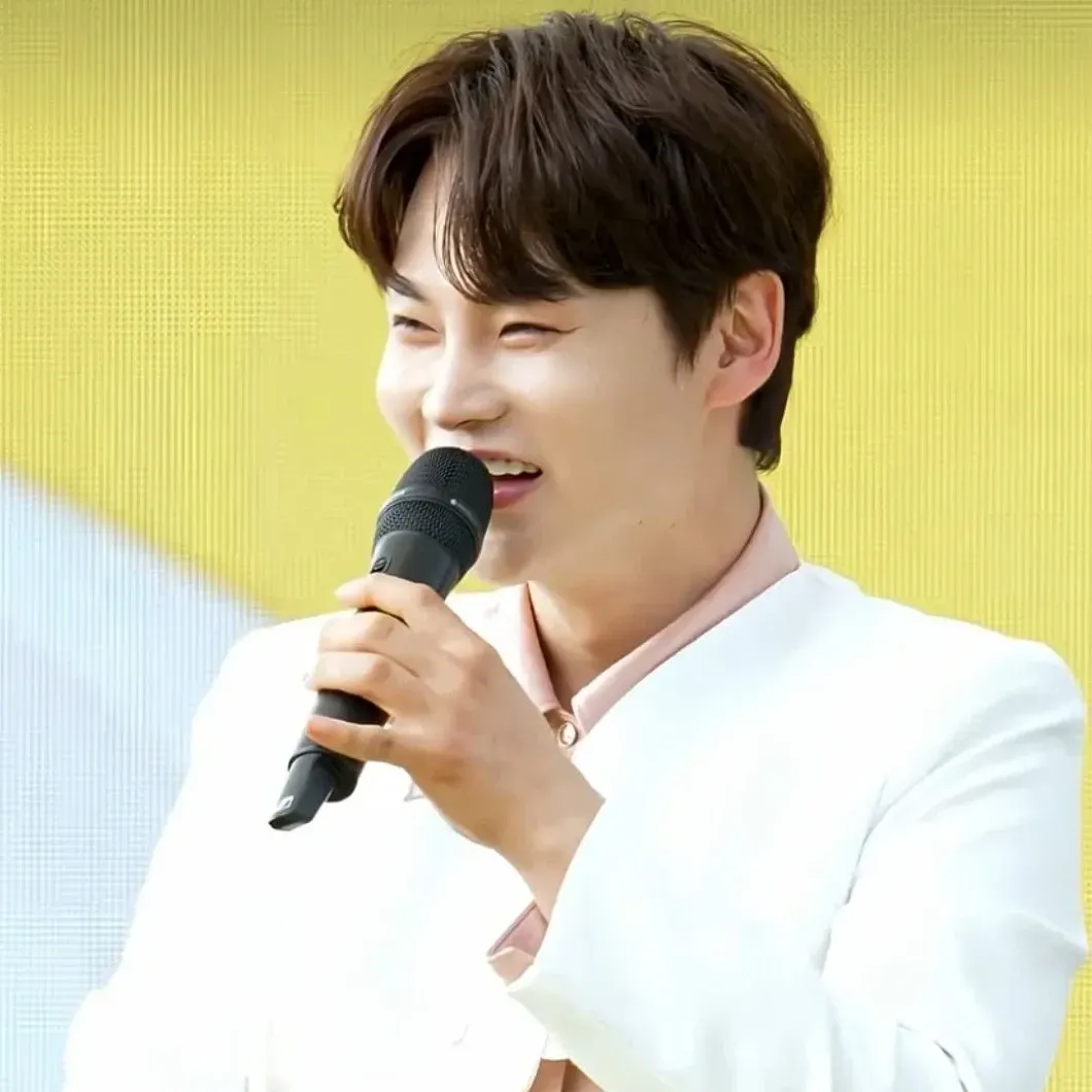 박서진 최근 활동샷