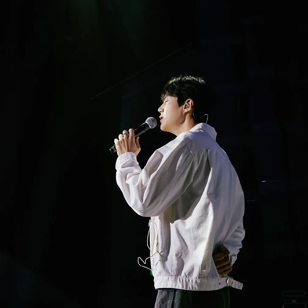 Latest photo of Kim Seonho