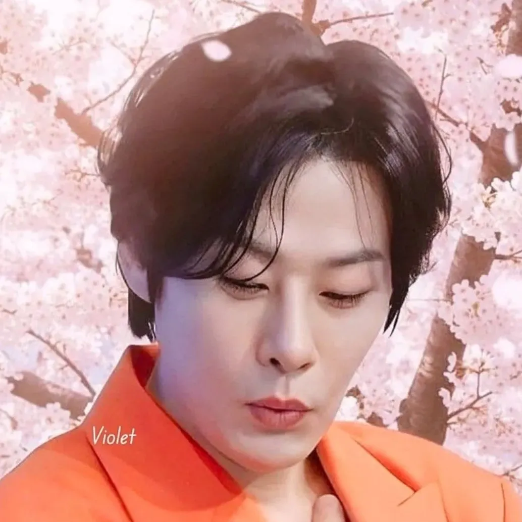 Behind-the-scenes cut of Kang Moonkyung