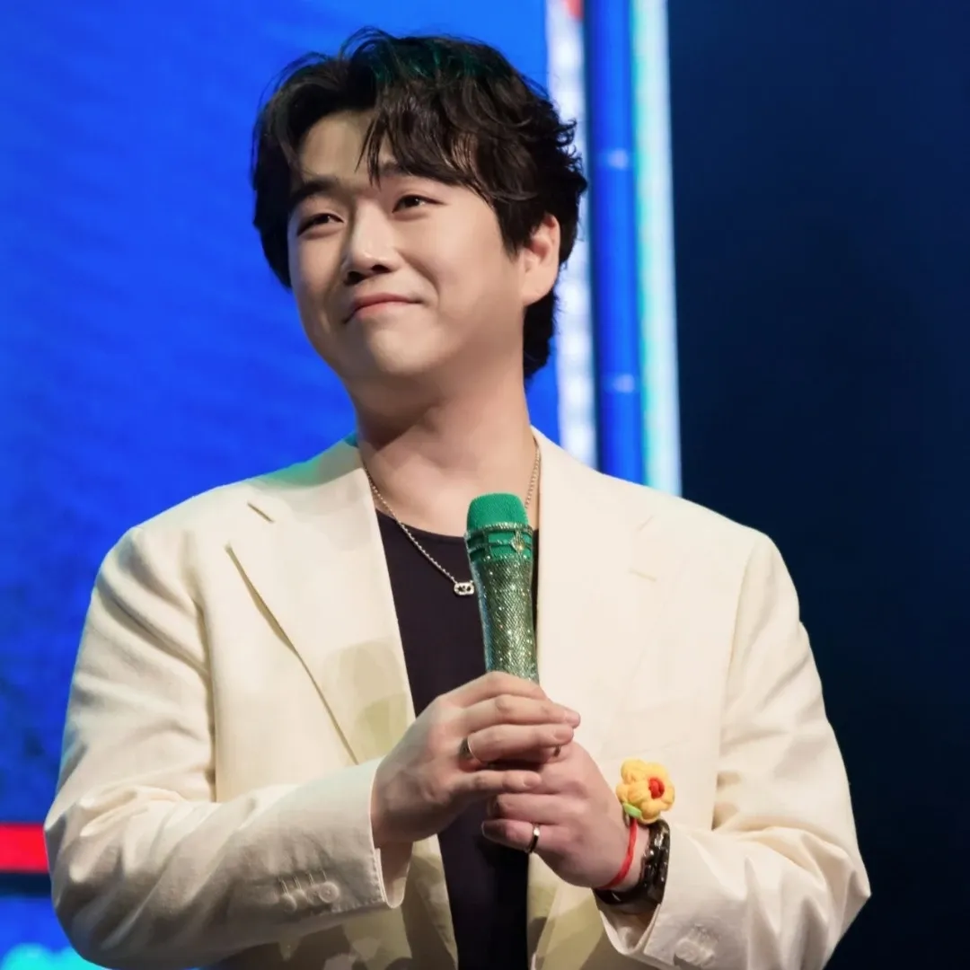 Latest photo of Hwang Youngwoong