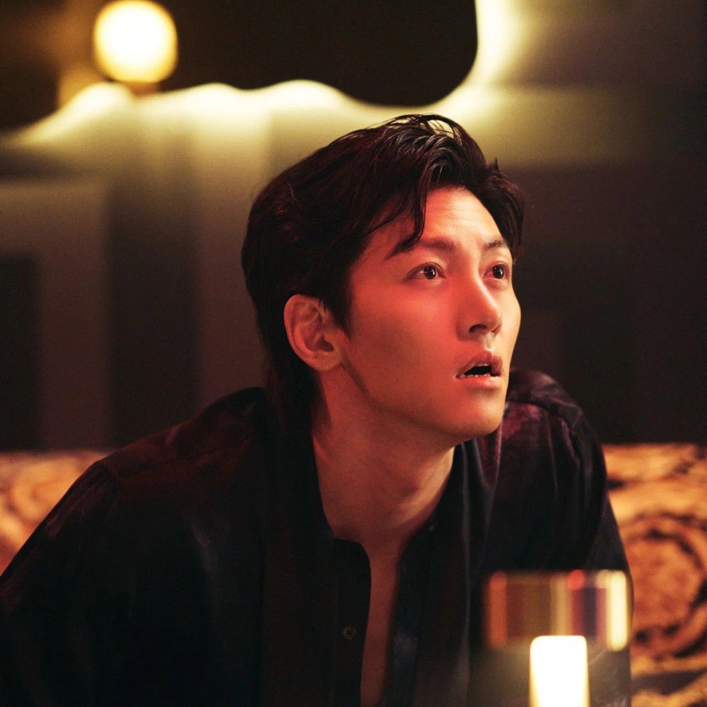 Behind-the-scenes cut of Ji Changwook