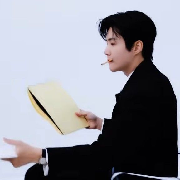 Behind-the-scenes cut of Kim Seonho