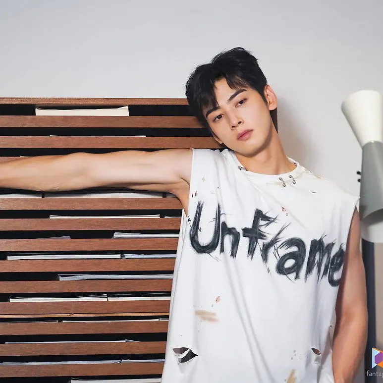 Recent activity shot of Cha Eunwoo