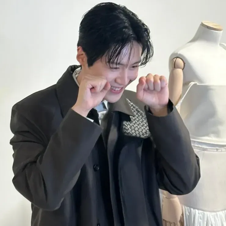 Behind-the-scenes cut of Kim Seonho