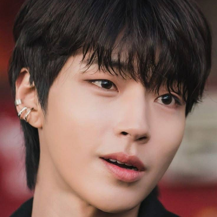 Recent activity shot of Hwang Inyoup