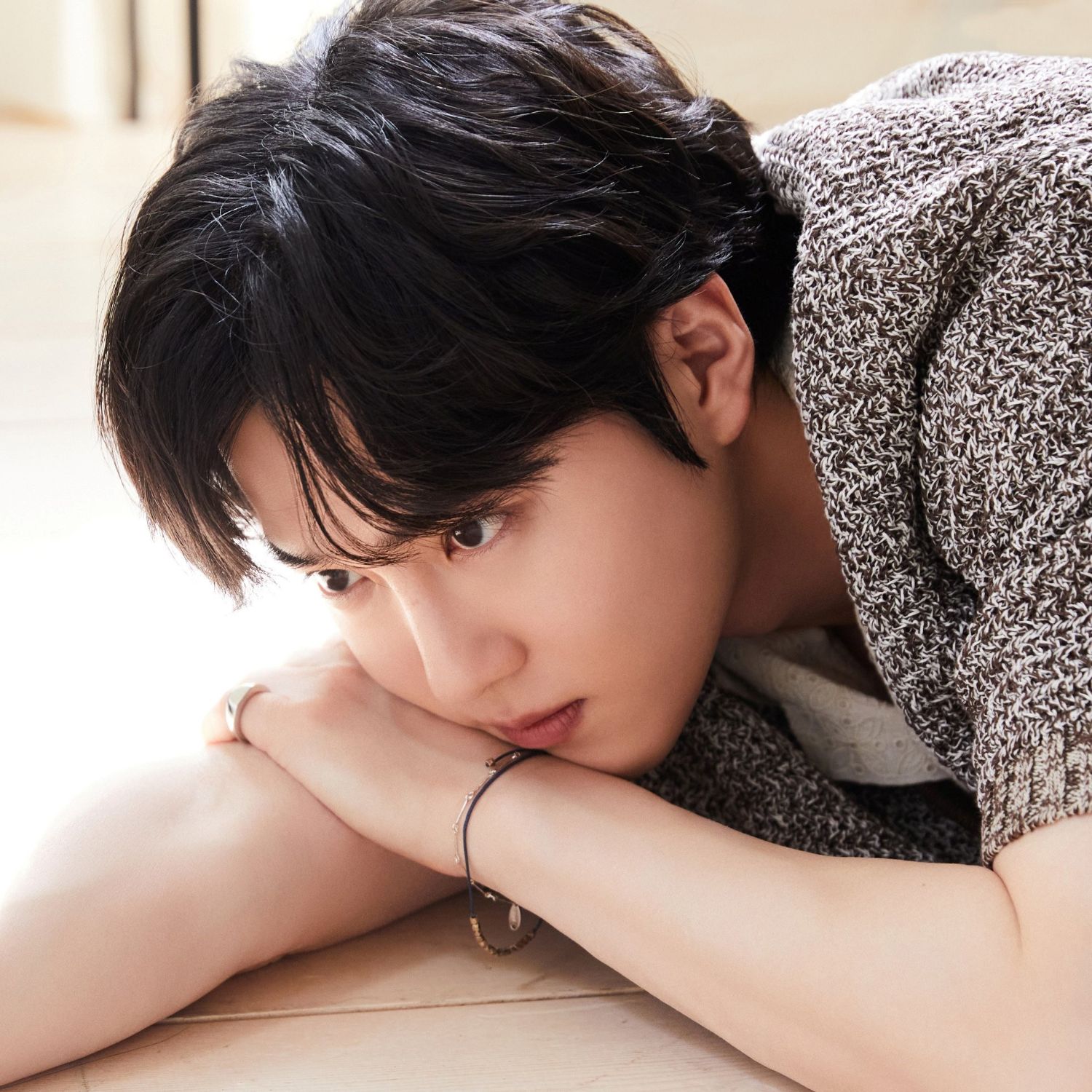 Behind-the-scenes cut of Suho