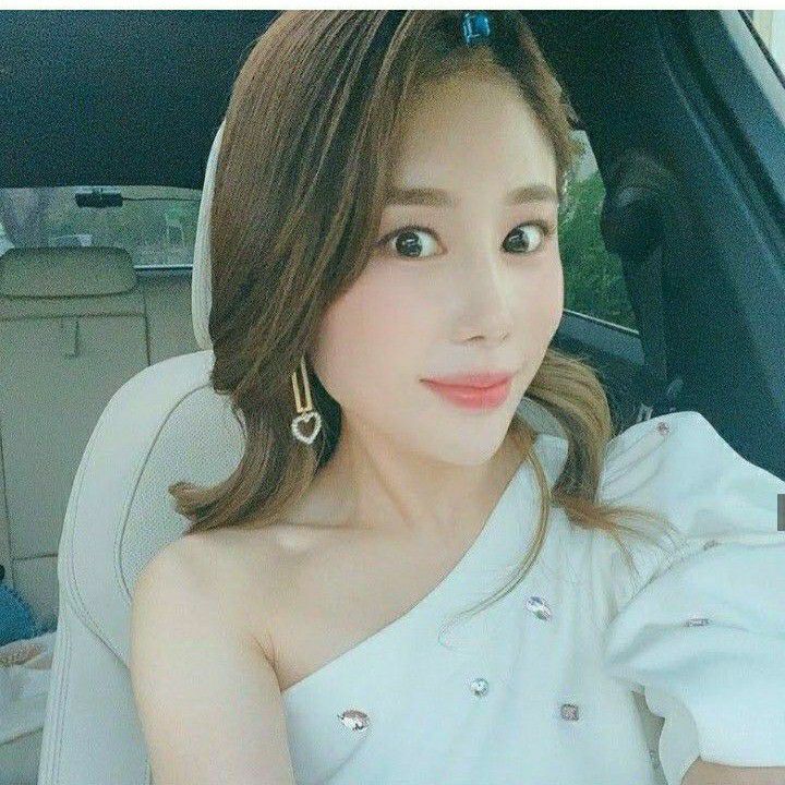 Cuplikan di balik layar dari Kim Soyou