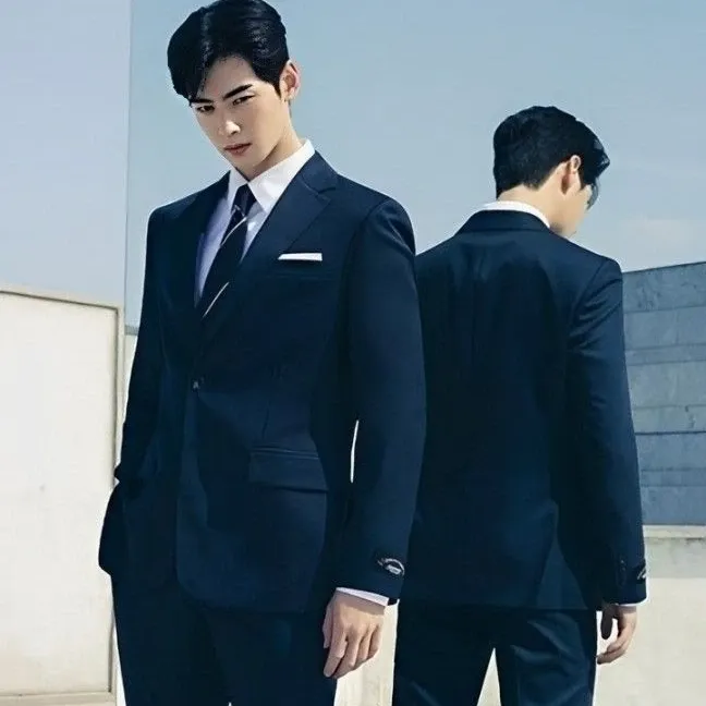 Latest photo of Cha Eunwoo