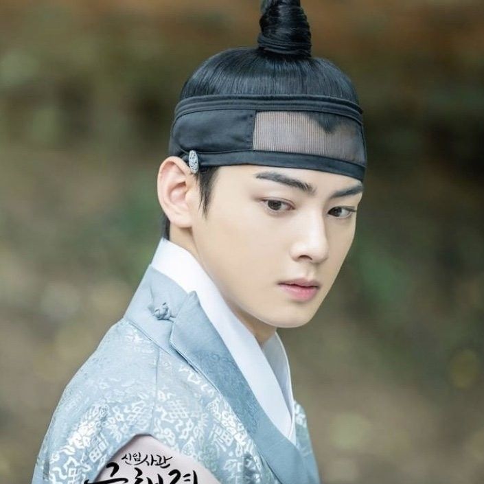 Behind-the-scenes cut of Cha Eunwoo