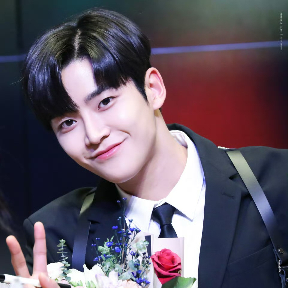 Foto terbaru dari Rowoon