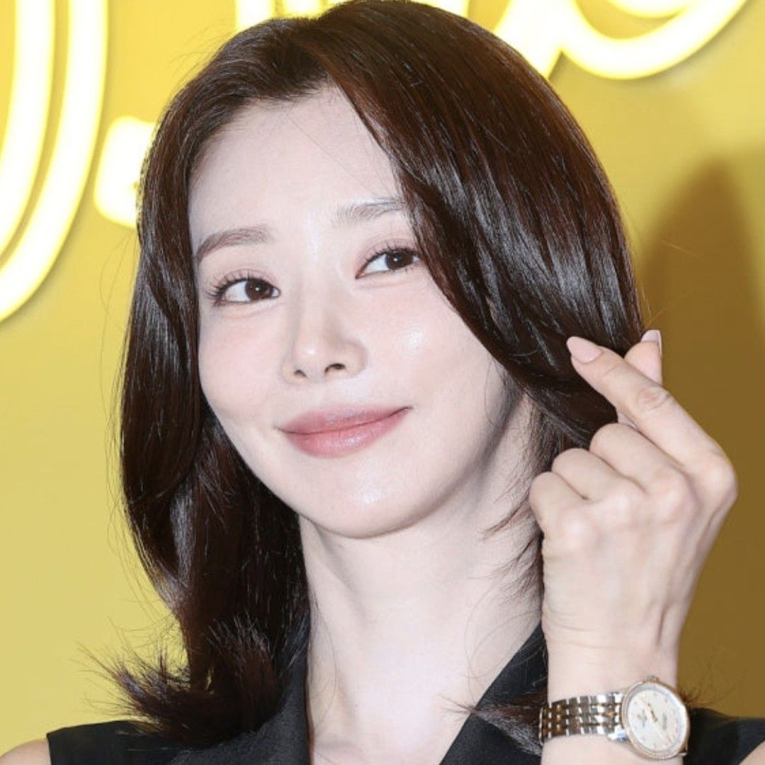 Behind-the-scenes cut of Lee Joobeen