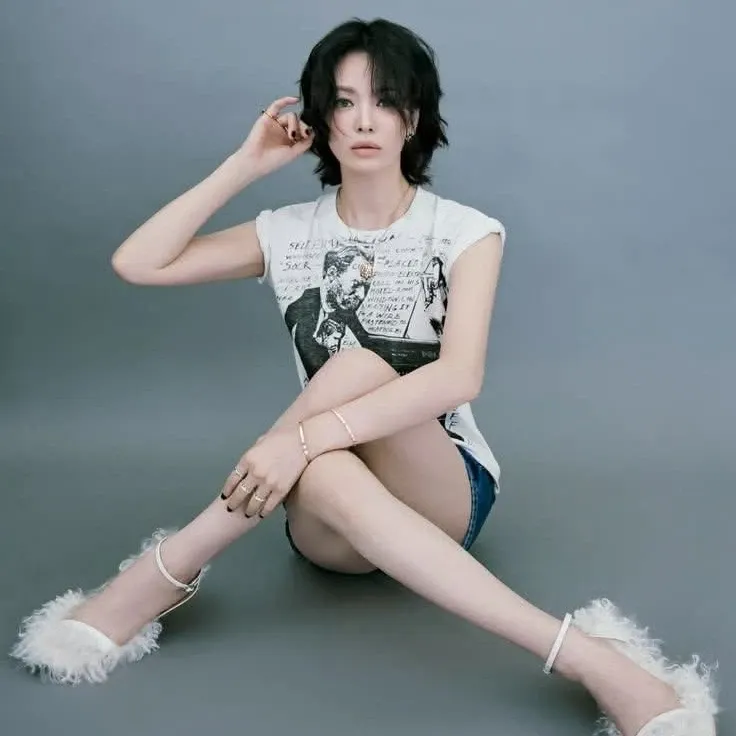 Recent activity shot of Song Hyekyo