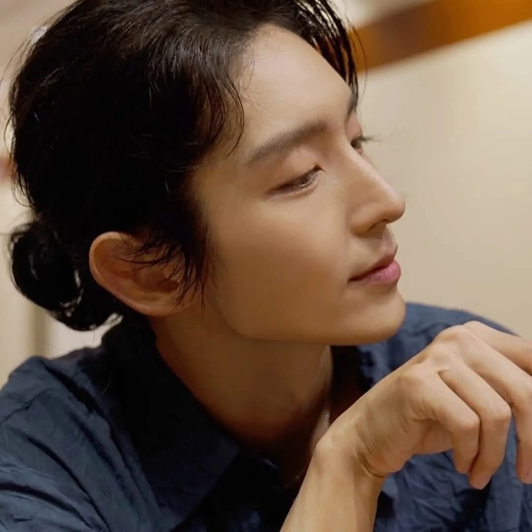 Behind-the-scenes cut of Lee Joongi