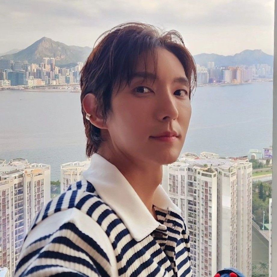 Behind-the-scenes cut of Lee Joongi