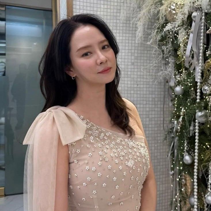 Cuplikan di balik layar dari Song Jihyo