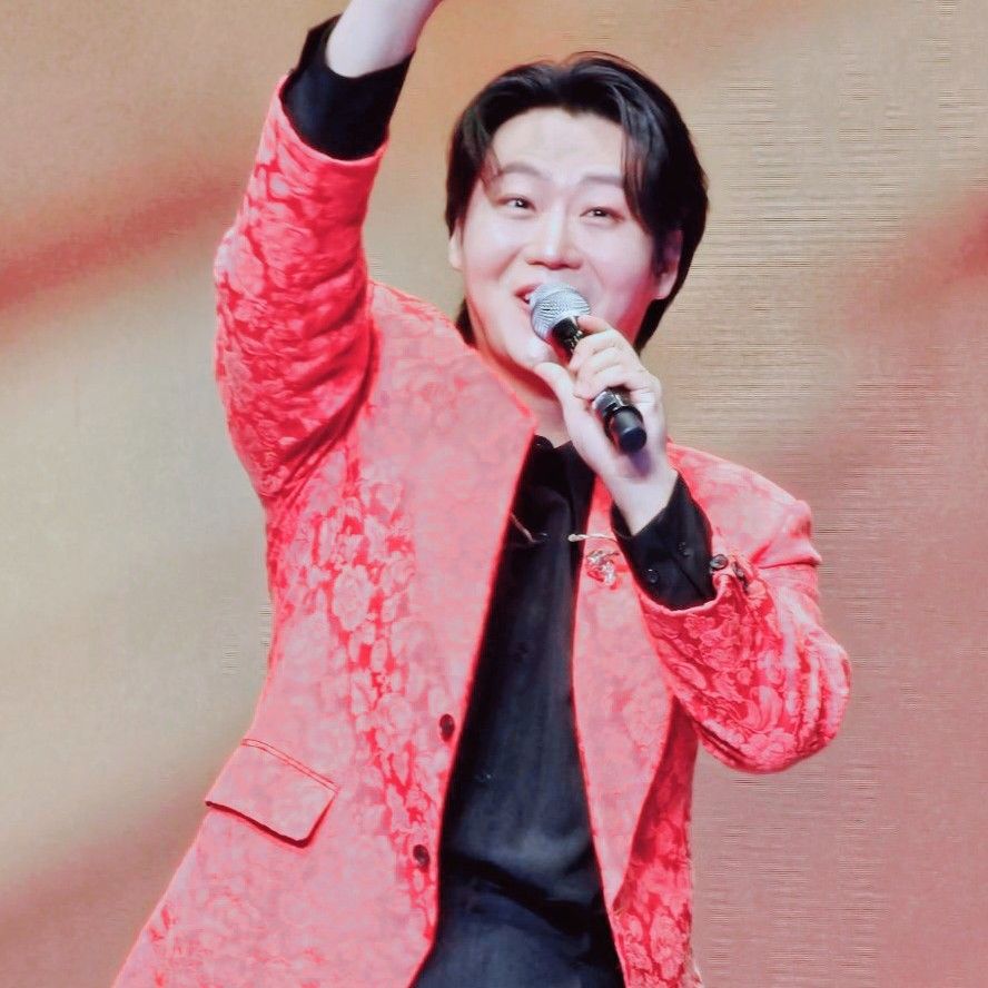 A moment captured by a fan of Min Soohyun