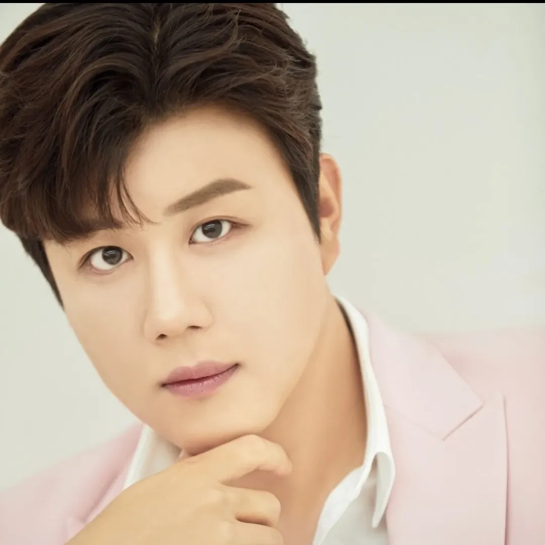 Recent activity shot of Jin Haesung