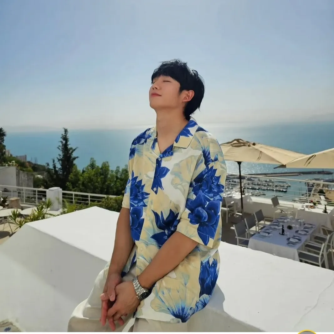 粉丝拍下的丁海寅瞬间