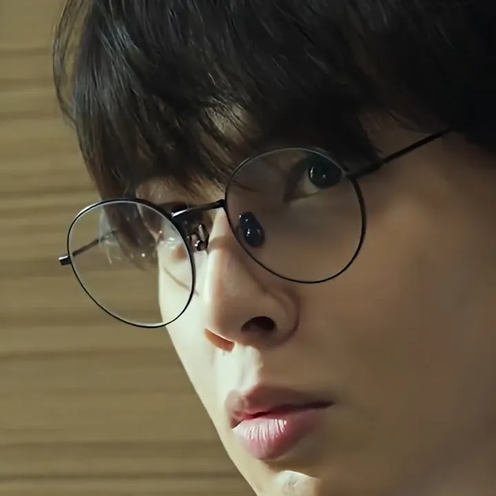 Recent activity shot of Cha Eunwoo