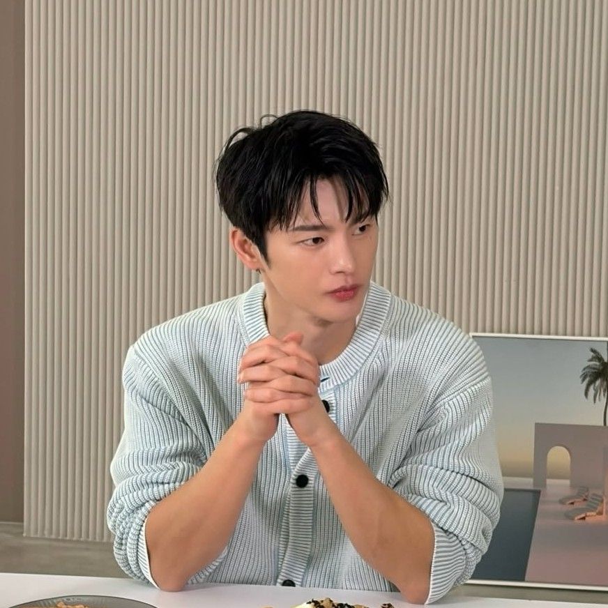 Momen yang diabadikan oleh penggemar Seo Inguk