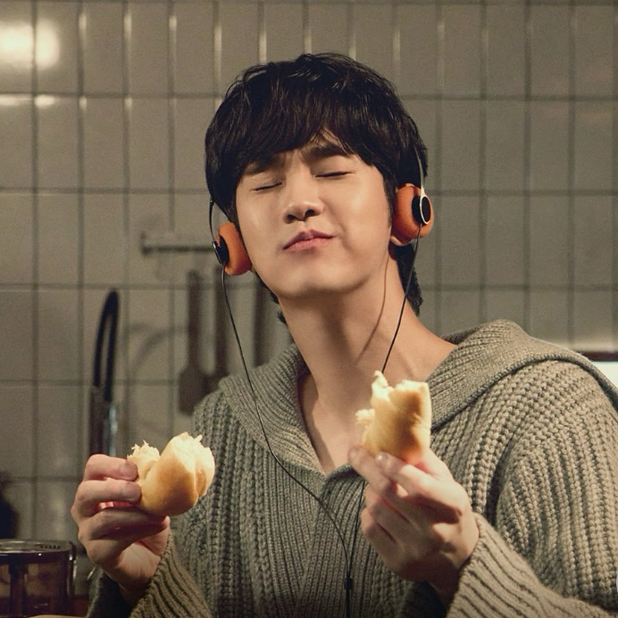 Recent activity shot of Kim Soohyun