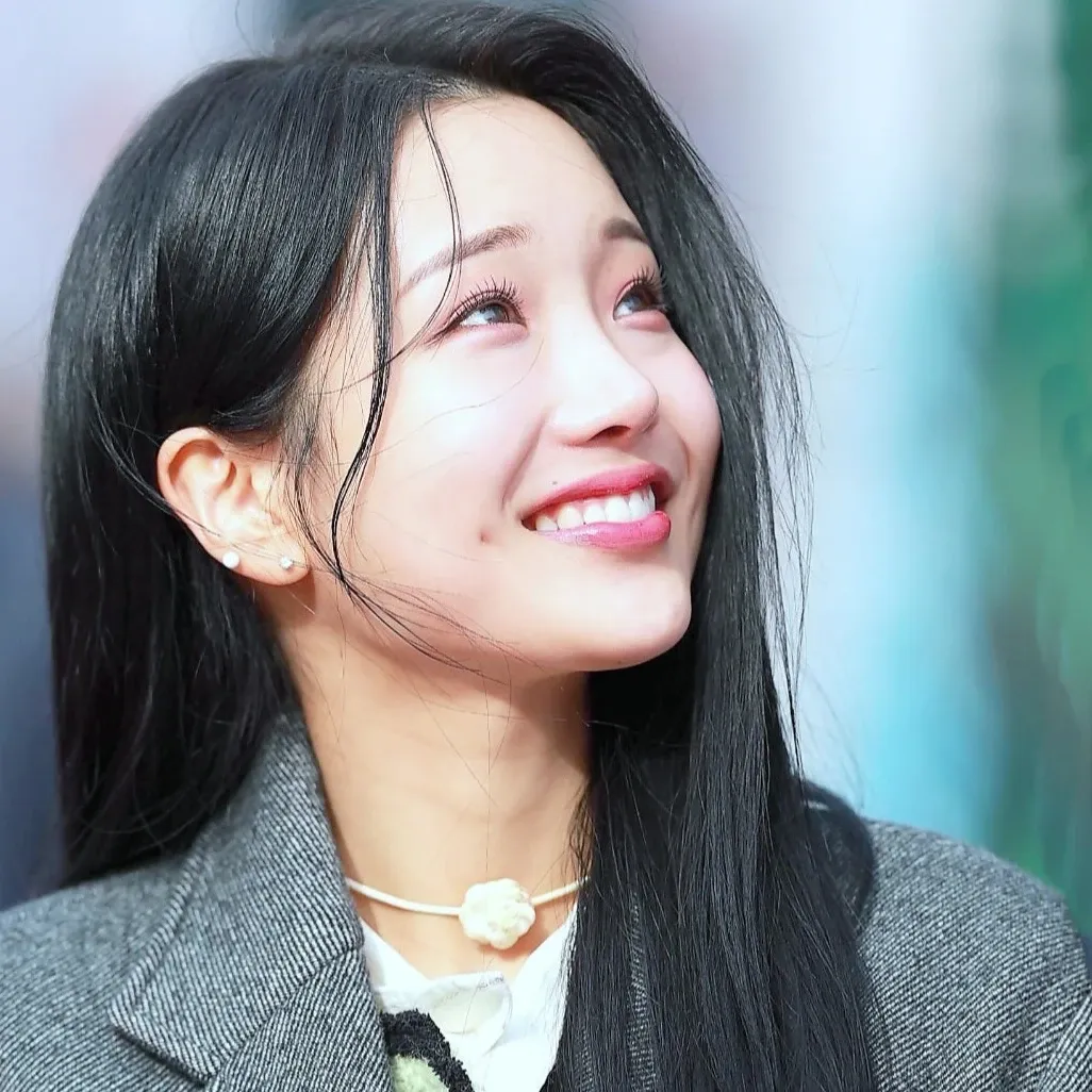 A moment captured by a fan of Kim Soyeon (2004)