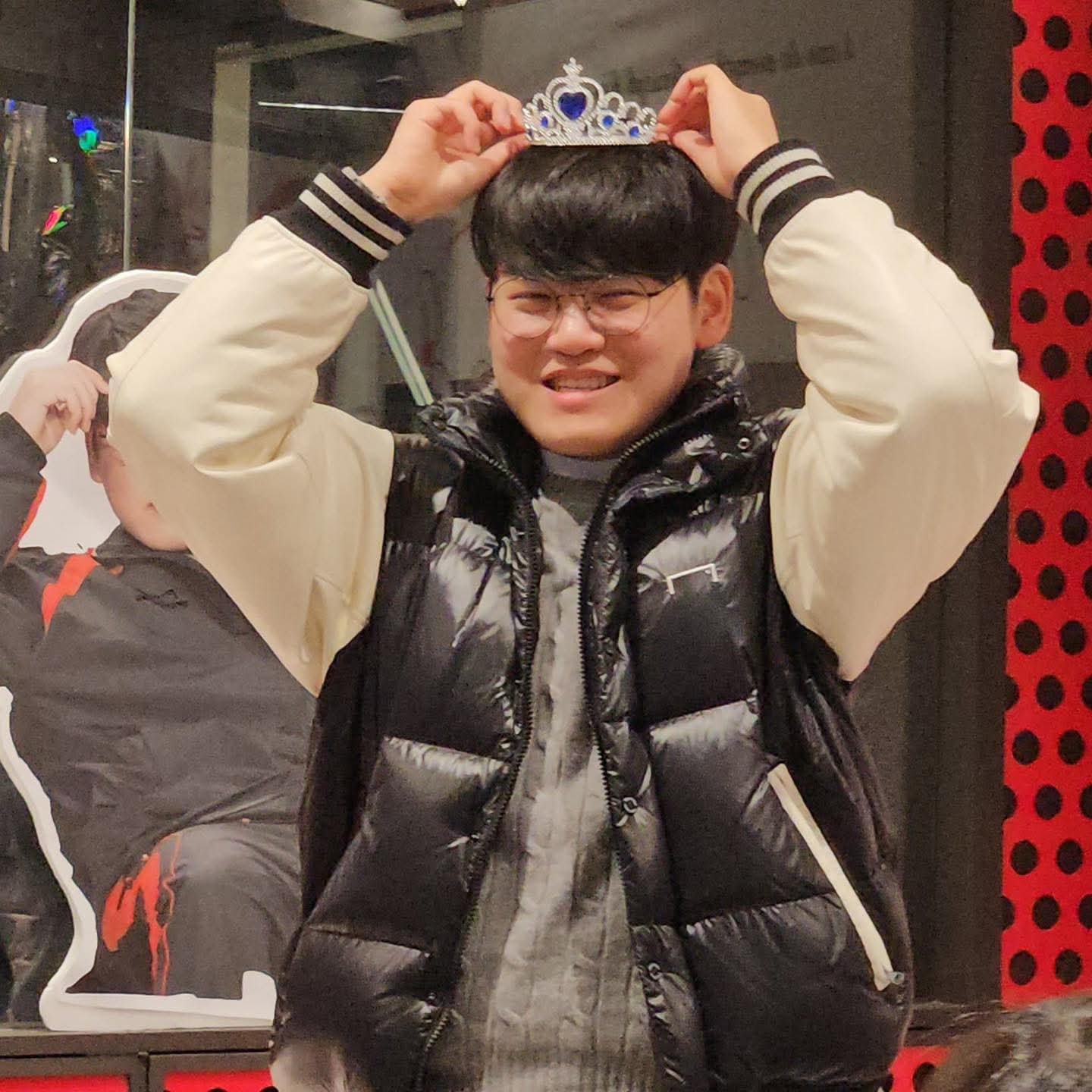 Behind-the-scenes cut of Gumayusi