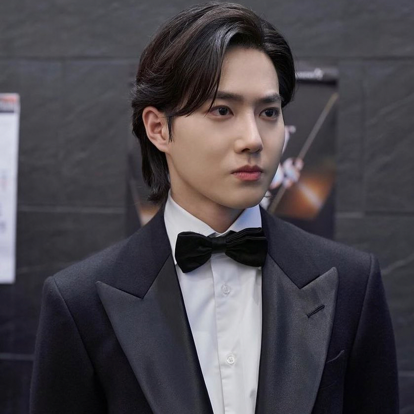 Behind-the-scenes cut of Suho