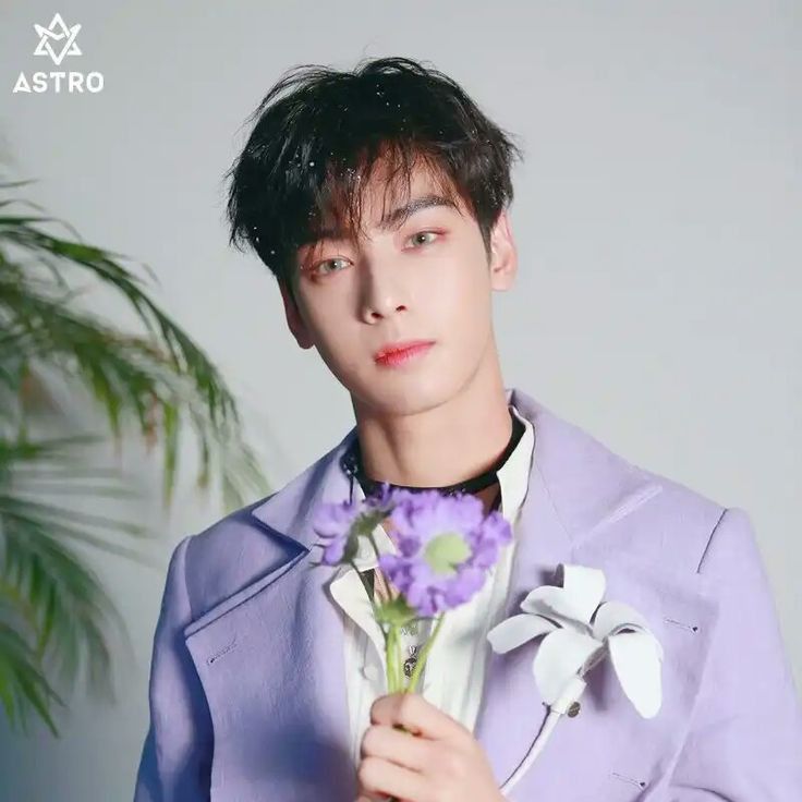 Behind-the-scenes cut of Cha Eunwoo